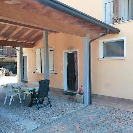 Cascina Legnago Bilocale A 6 Chilometri Da Salo' Apartamento Villanuova sul clisi Exterior foto