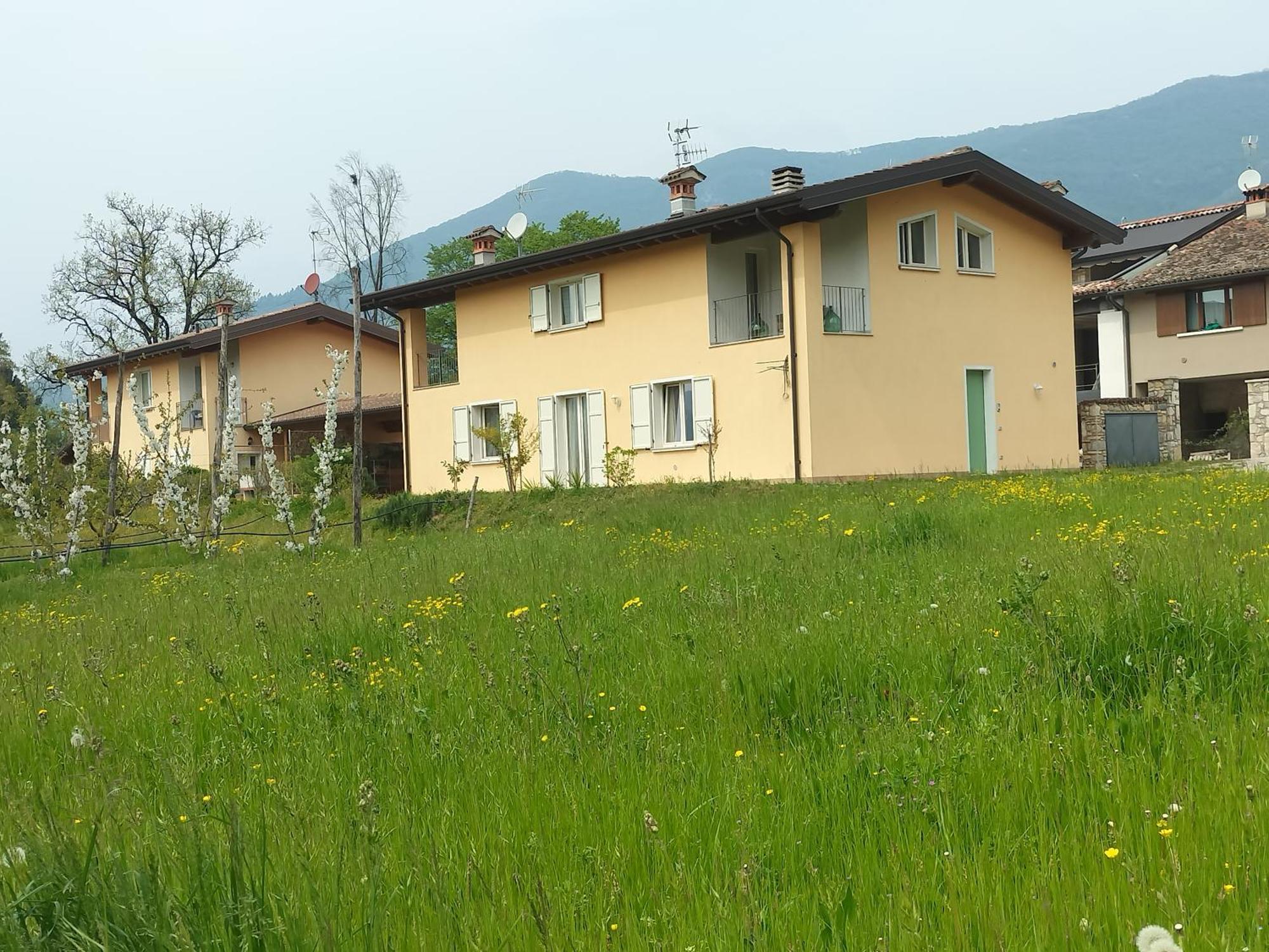 Cascina Legnago Bilocale A 6 Chilometri Da Salo' *