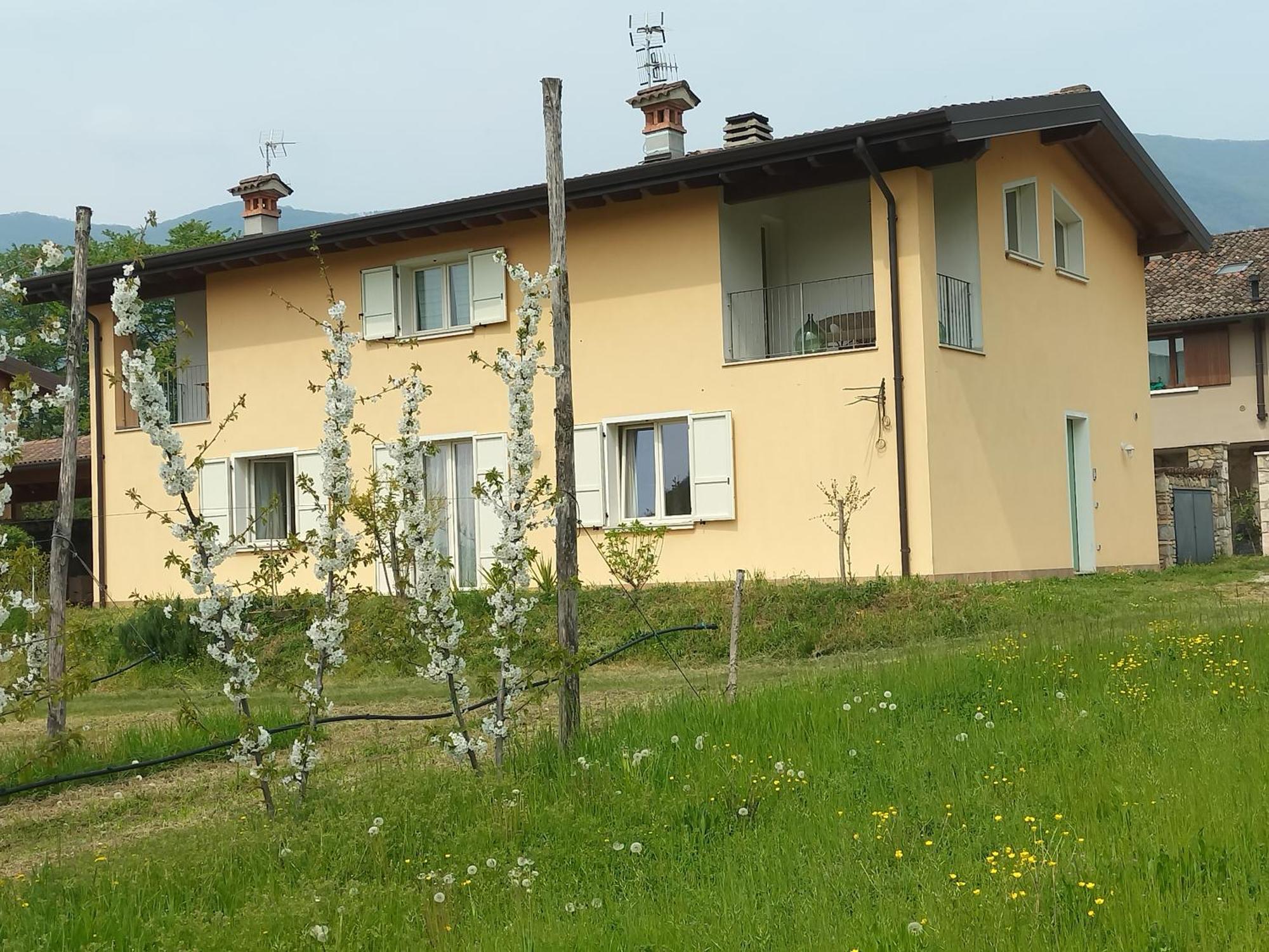 Cascina Legnago Bilocale A 6 Chilometri Da Salo' Appartement