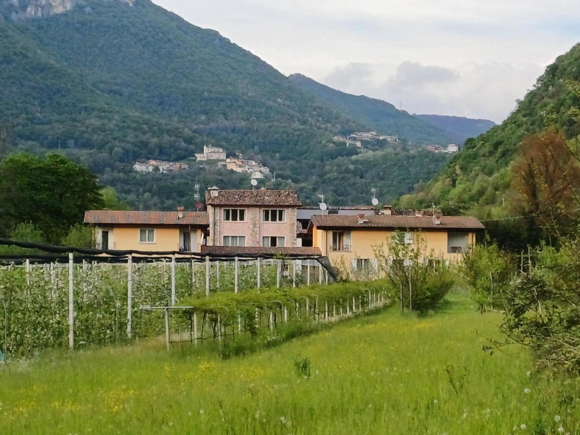 Cascina Legnago Bilocale A 6 Chilometri Da Salo' Villanuova sul clisi